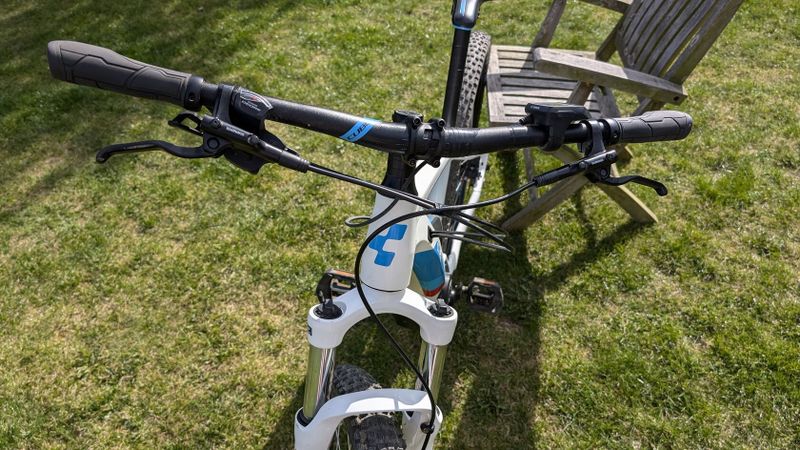 Elektrokolo CUBE ACCESS HYBRID PRO , BOSCH 500 Wh baterií, velikost S (16) , 27,5 kola