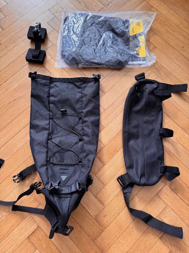 3x Topeak brašny na bikepacking (Frontloader, Midloader, Backloader)