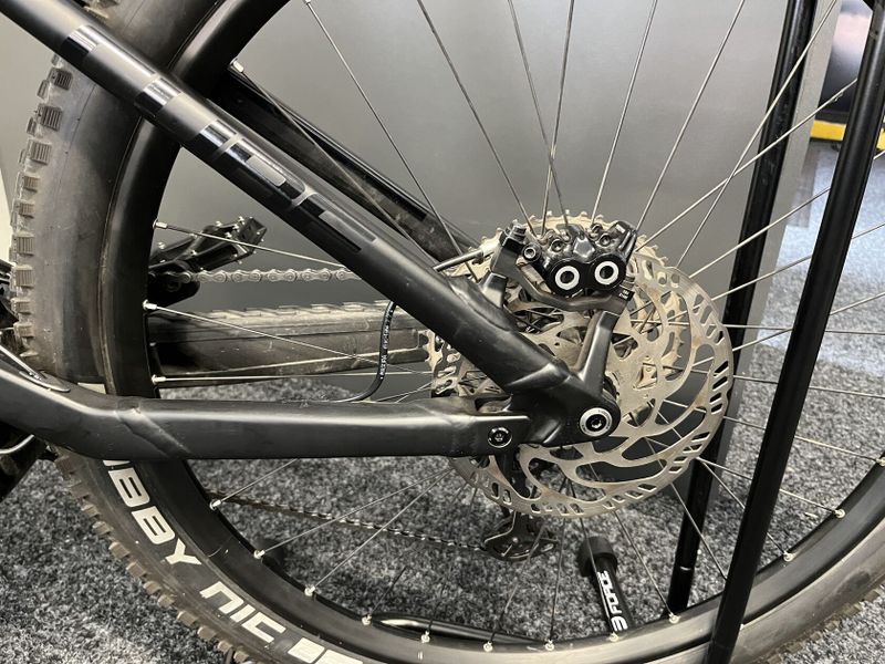 CUBE Stereo Hybrid 140 HPC PRO 625 vel.L 1493km