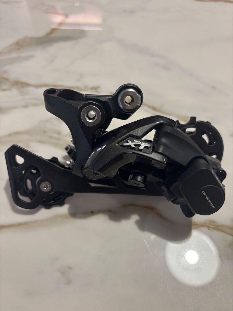 Přehazovačka Shimano XT RD-M8000 SGS dlouhé ramínko 11s v super stavu
