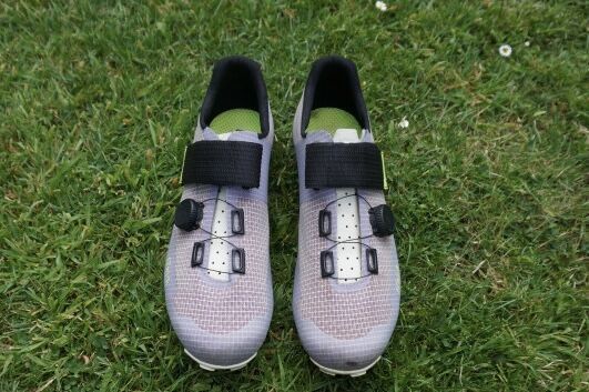 Tretry Fizik Vento Ferox Carbon lilac - white 46