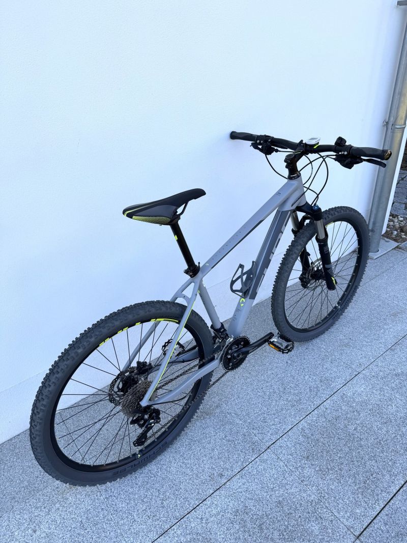 Cube Attention SL, velikost 18", 27.5, <500km