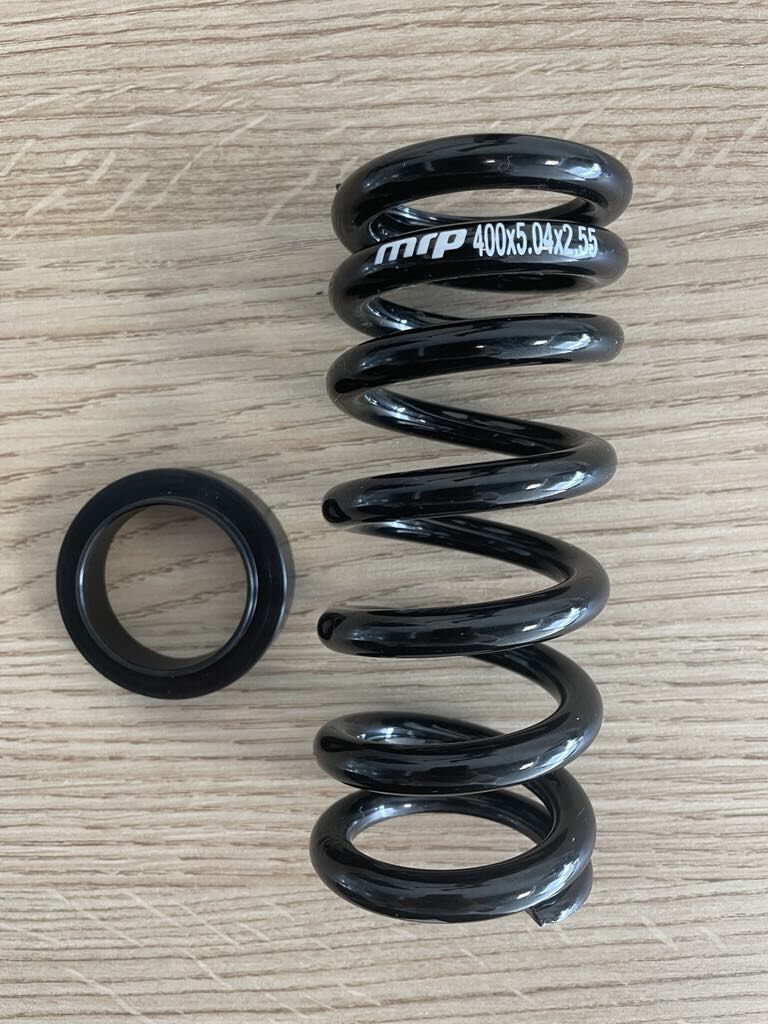 Progresivní MRP 400+ pružina se spacerem pro Rockshox