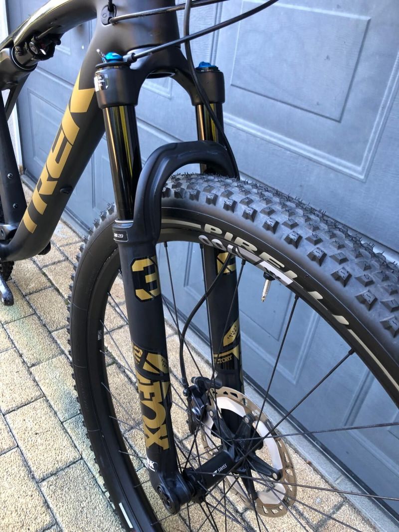 TREK SUPERCALIBER 9.8 AXS GOLD, vel. L