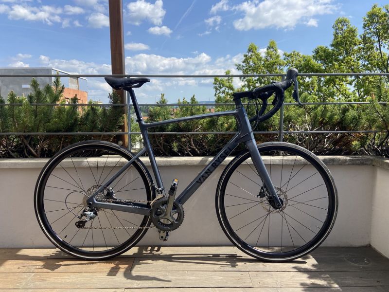 Karbonové all-road kolo Van Rysel NCR (dvě sady kol!)