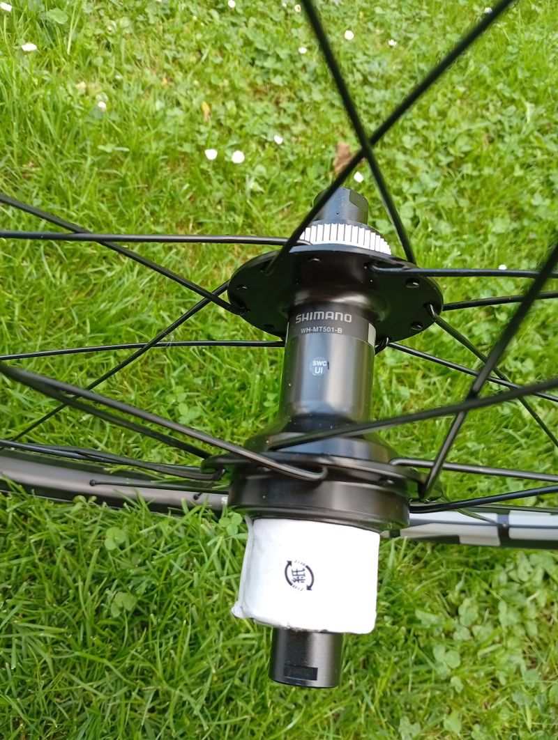 29" zapletená kola Shimano WH-MT501
