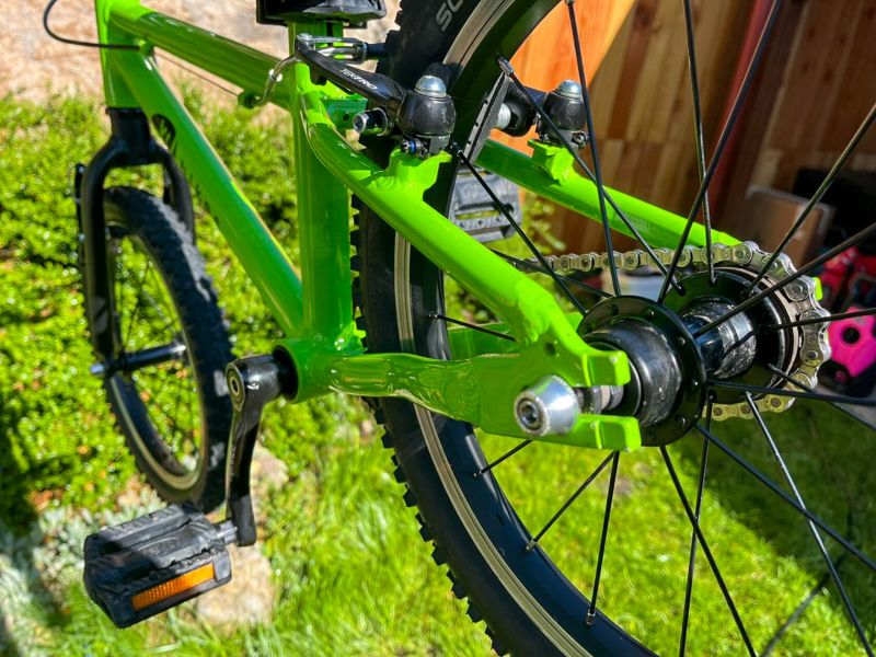 Lehké dětské kolo Kubikes 16 (4-6 let, 5.6 kg)