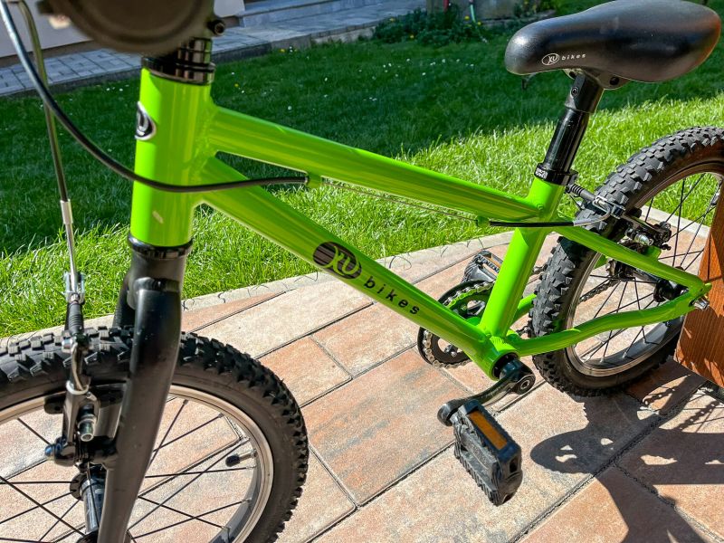 Lehké dětské kolo Kubikes 16 (4-6 let, 5.6 kg)