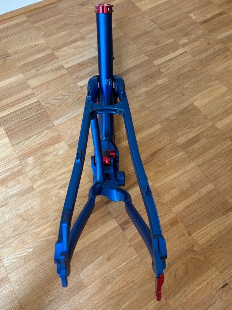 Rám Pivot Mach 4 