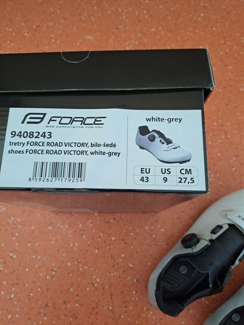 Silniční tretry Force velikost 43