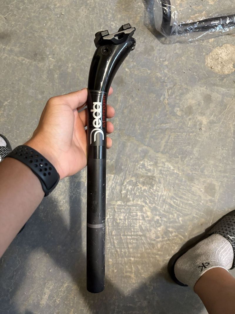 Sram Force kazeta, Met helma, Scicon brýle, CeramicSpeed, Sram Red eTap páky, sedlovka, řidítka
