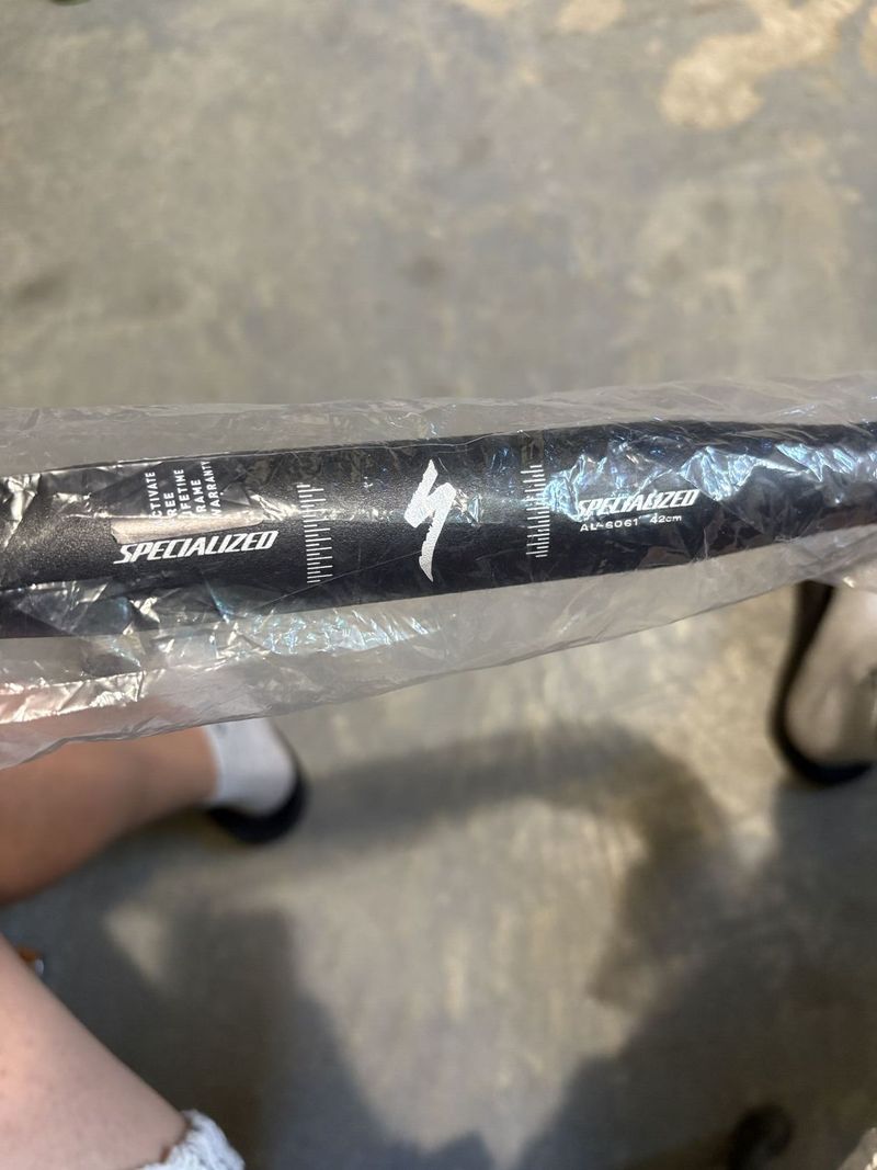 Sram Force kazeta, Met helma, Scicon brýle, CeramicSpeed, Sram Red eTap páky, sedlovka, řidítka
