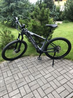 Trek Powerfly 7 Solid, vel. L