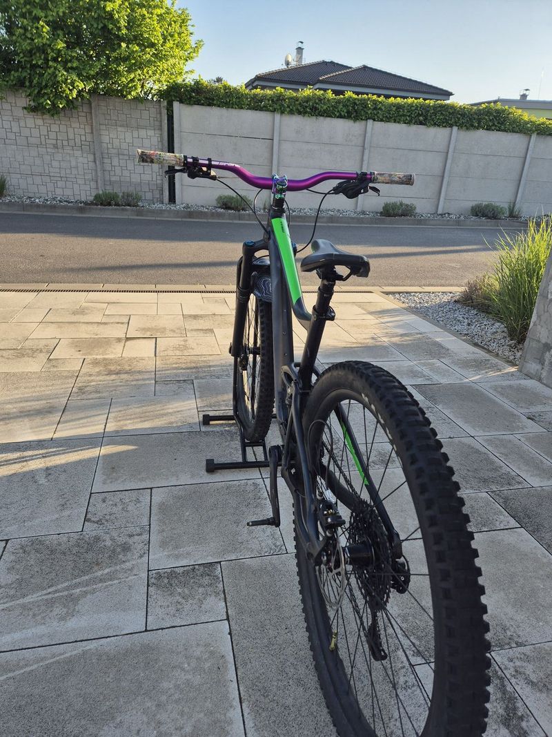 Giant trance 1 29