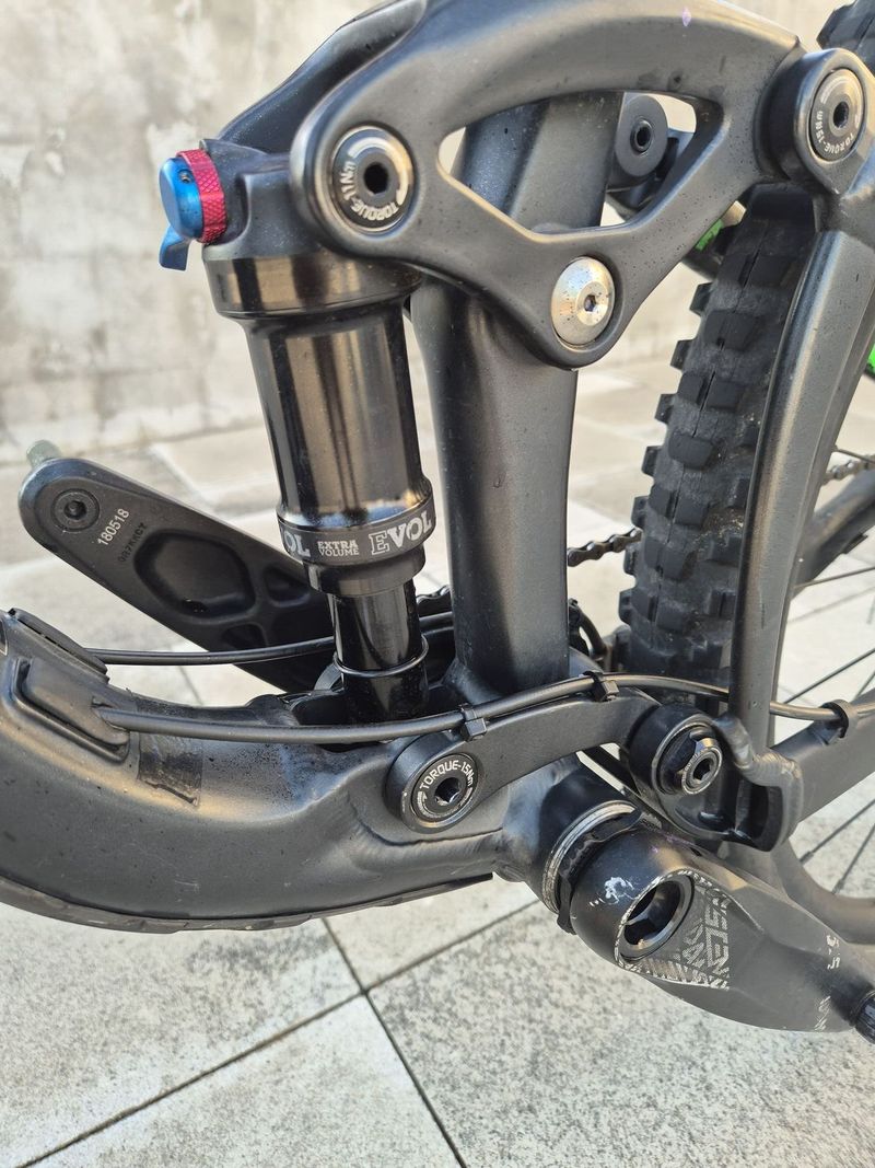 Giant trance 1 29