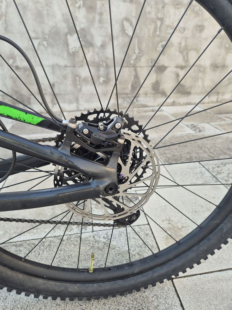 Giant trance 1 29