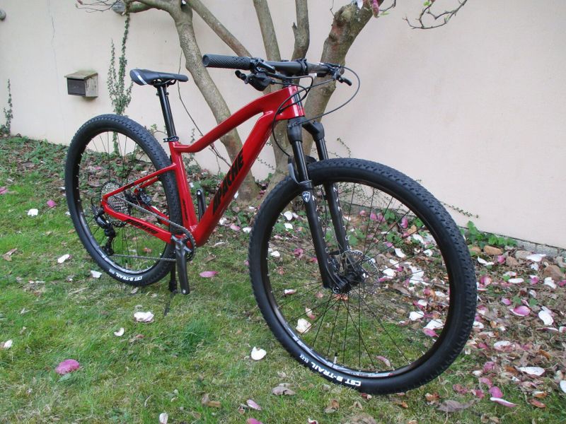 Nové 29" karbonové kolo na rámu Apache Hupahu 15", Deore 1x12, vzduch. vidlice Manitou Markhor