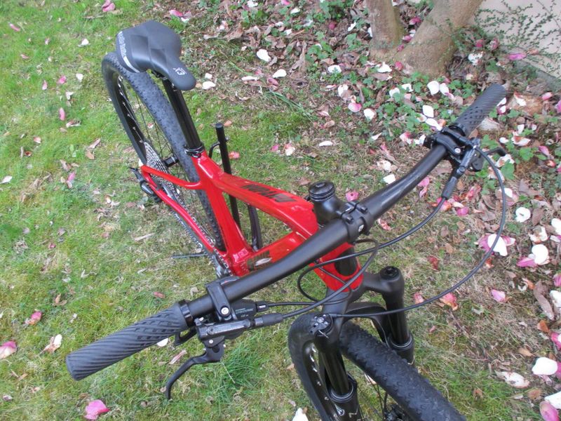 Nové 29" karbonové kolo na rámu Apache Hupahu 15", Deore 1x12, vzduch. vidlice Manitou Markhor