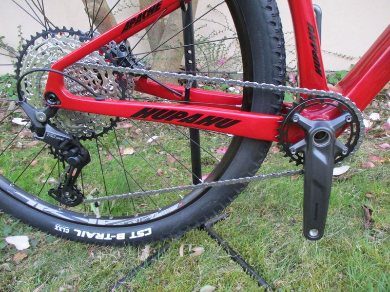Nové 29" karbonové kolo na rámu Apache Hupahu 15", Deore 1x12, vzduch. vidlice Manitou Markhor