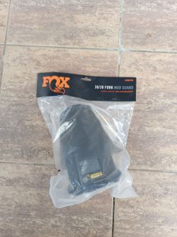 Blatník Fox 36/38 nový 