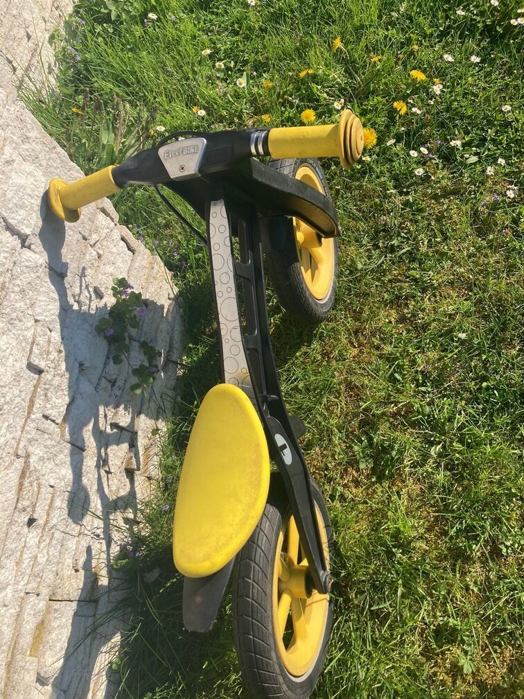 First Bike Limited Edition dětské odrážedlo Yellow + adaptéry