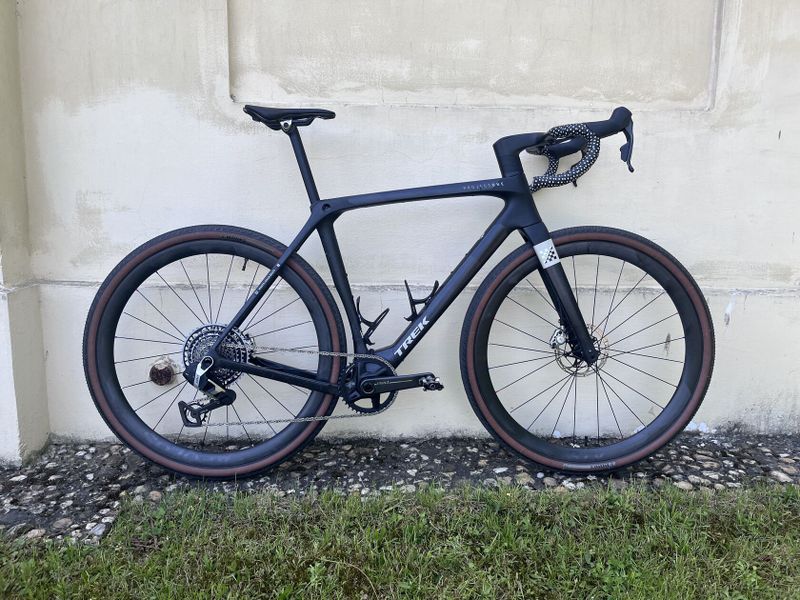 Trek Checkmate M/L (56), Red 13sp XPLR, Top stav!!!