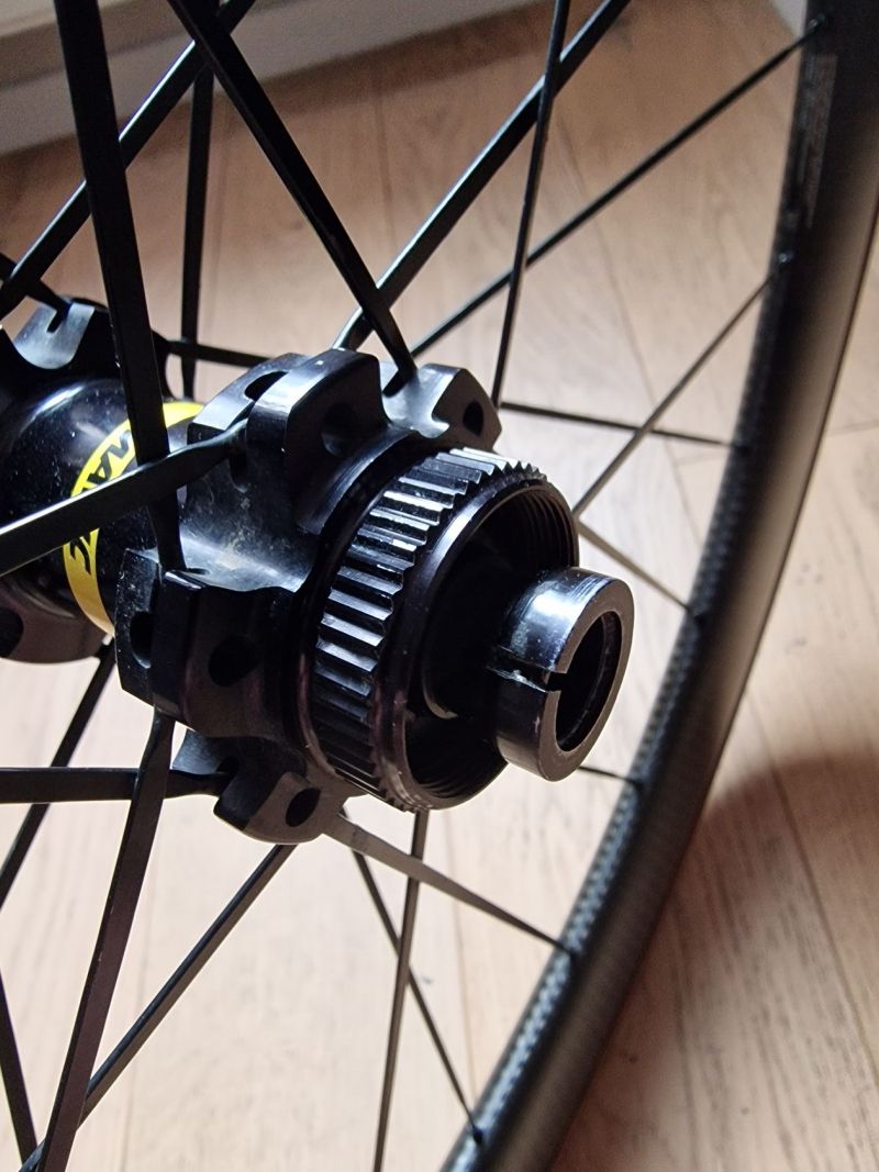 Karbonová kola Mavic Cosmic SL 65 Disc