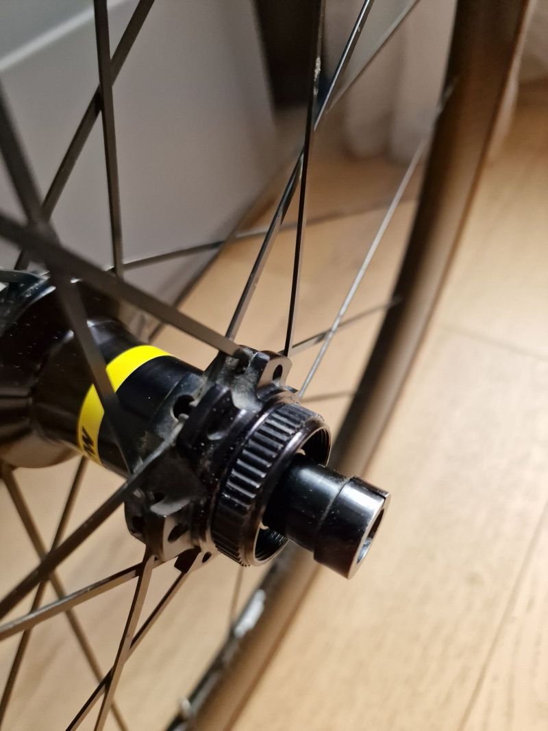 Karbonová kola Mavic Cosmic SL 65 Disc