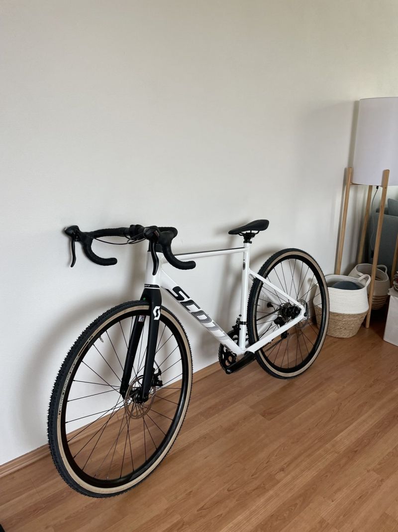 Prodám silniční kolo Scott Speedster 50 (2022) – bílé