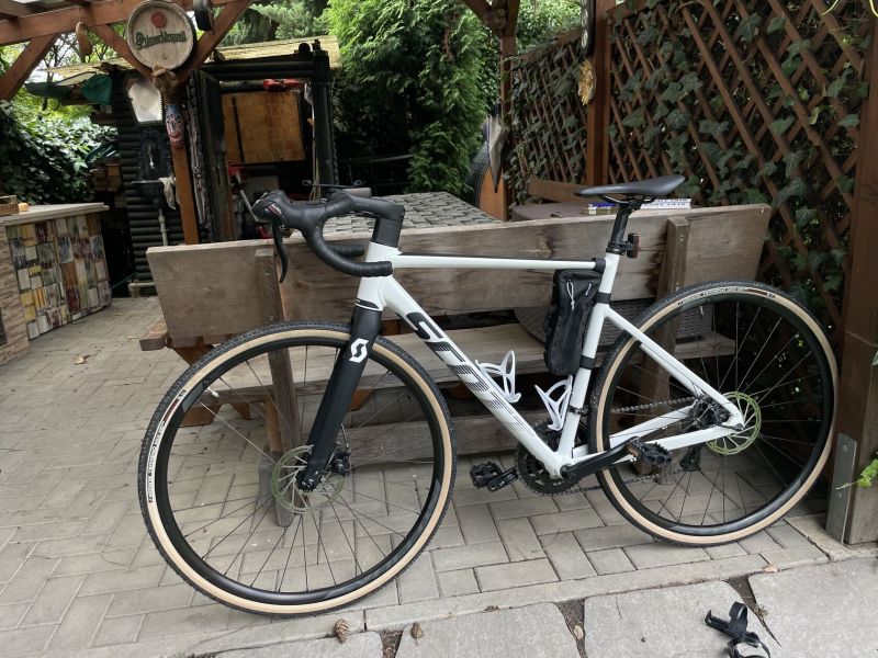 Prodám silniční kolo Scott Speedster 50 (2022) – bílé
