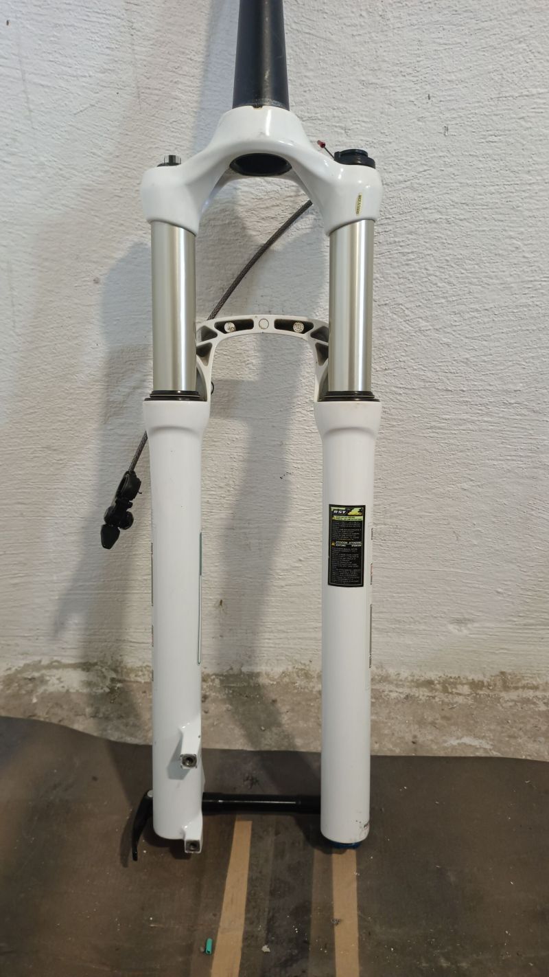 Prodám vzduchovou vidlici RST 29"