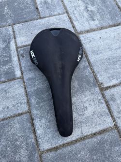 Sedlo HBC pro černé 