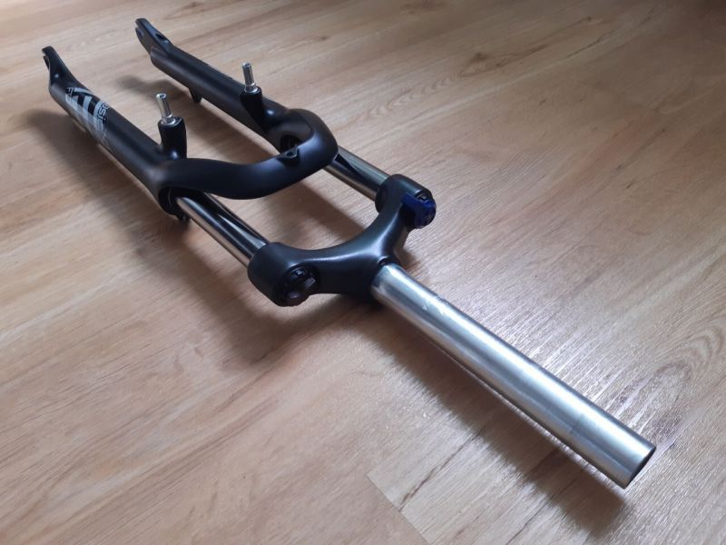 Odpružená vidlice 26" zdvih 80mm