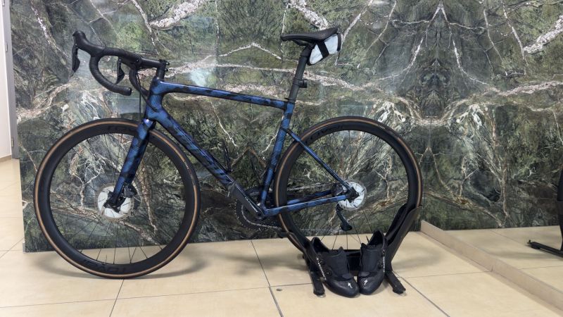 Specialized Tarmac SL6 Expert ultegra Di2/ Boty S-works 44