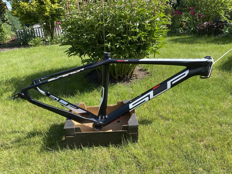 Karbonový rám Superior Team 29 Issue (2016) – velikost M