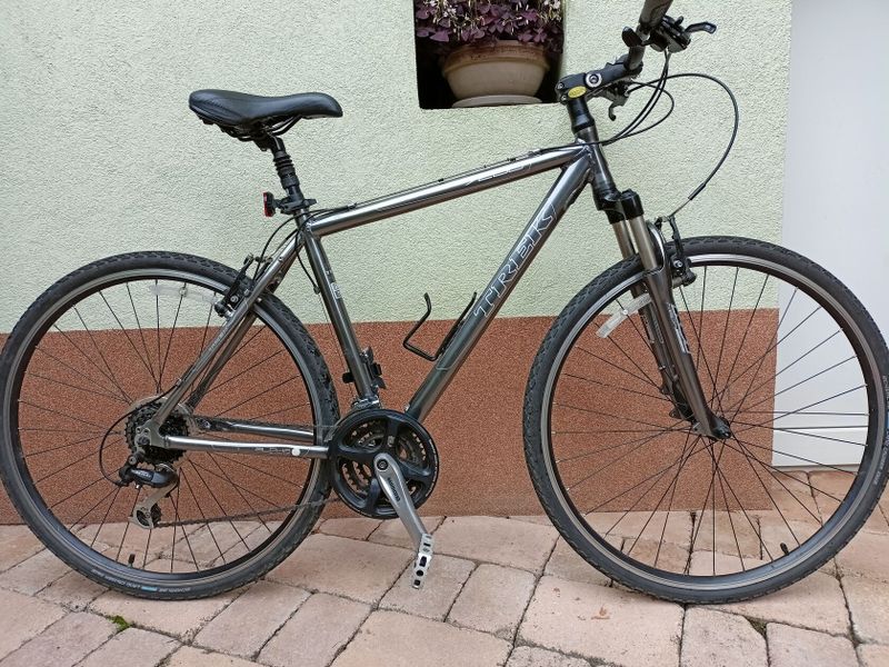 Plně funkční krosové kolo Trek 7200