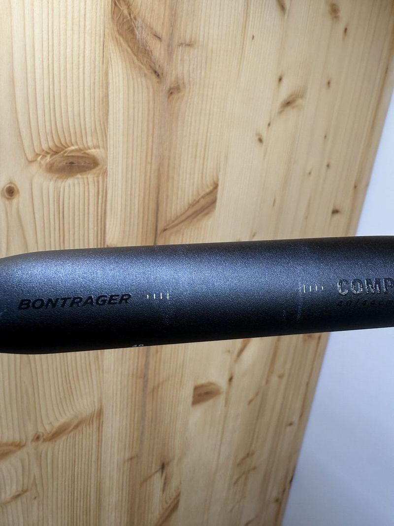 Silniční řídítka Bontrager Comp 