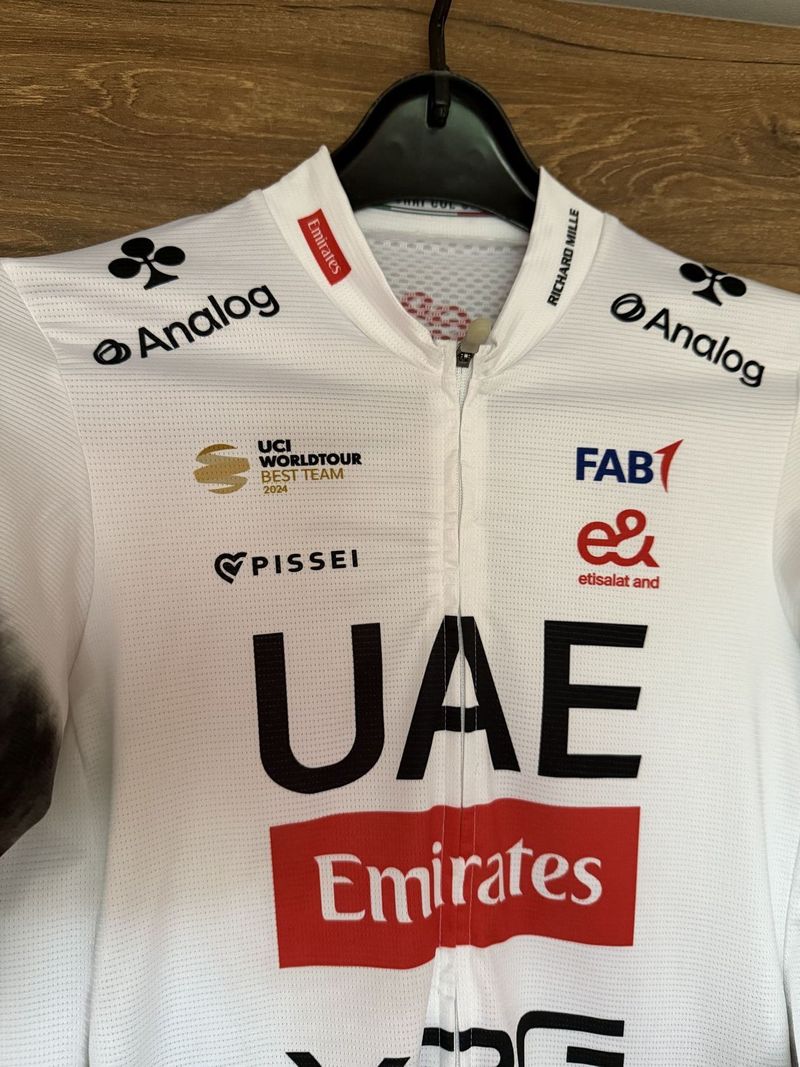 Dres UAE emirates XRG pogačar