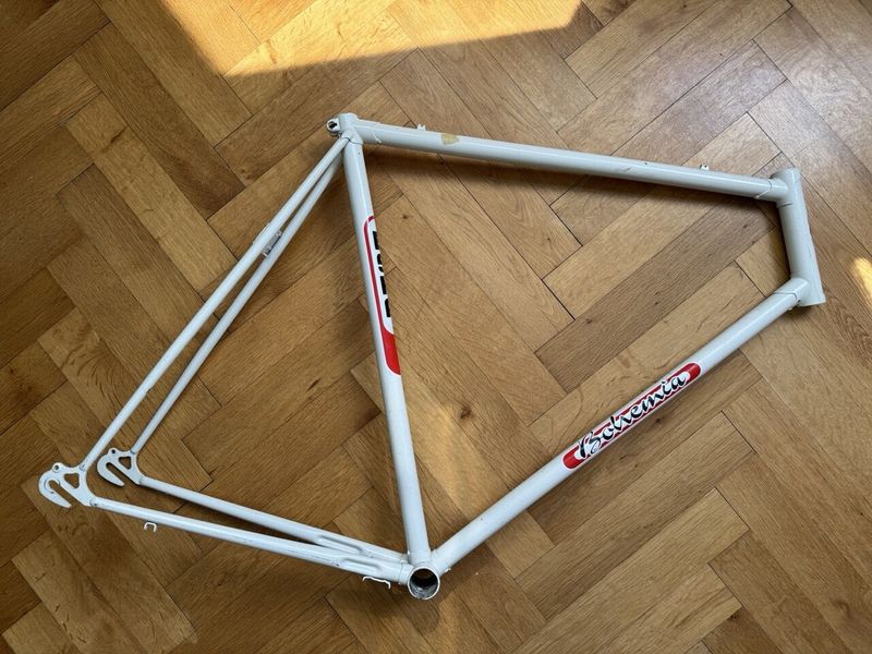 Nejetý rám Eska Bohemia 59 cm