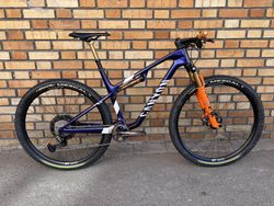 CANYON LUX CFR, vel. L - 495 mm - zakázková stavba - SHIMANO XTR 1 x 12 / FOX / DT SWISS - NOVÉ