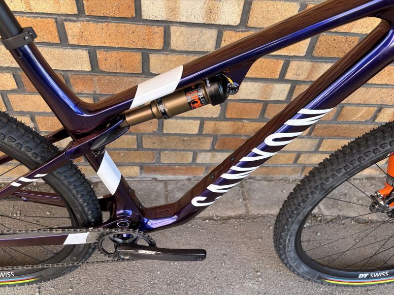 CANYON LUX CFR, vel. L - 495 mm - zakázková stavba - SHIMANO XTR 1 x 12 / FOX / DT SWISS - NOVÉ