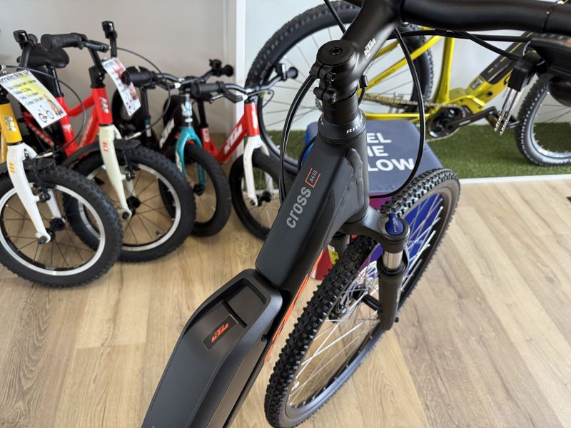 KTM MACINA CROSS A410 Bosch NOVÝ!