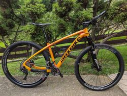 Karbonový hardtail Maxbike Kamet XT – RockShox SID, Mavic Crossmax