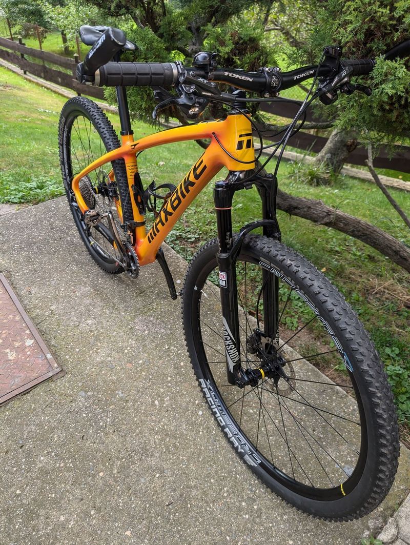 Karbonový hardtail Maxbike Kamet XT – RockShox SID, Mavic Crossmax