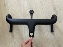 Karbonový kokpit 420x95 mm