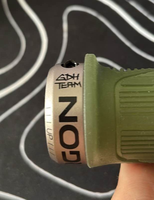 Ergon GD1 EVO Factory Gripy frozen moss /šedá objímka GDH team