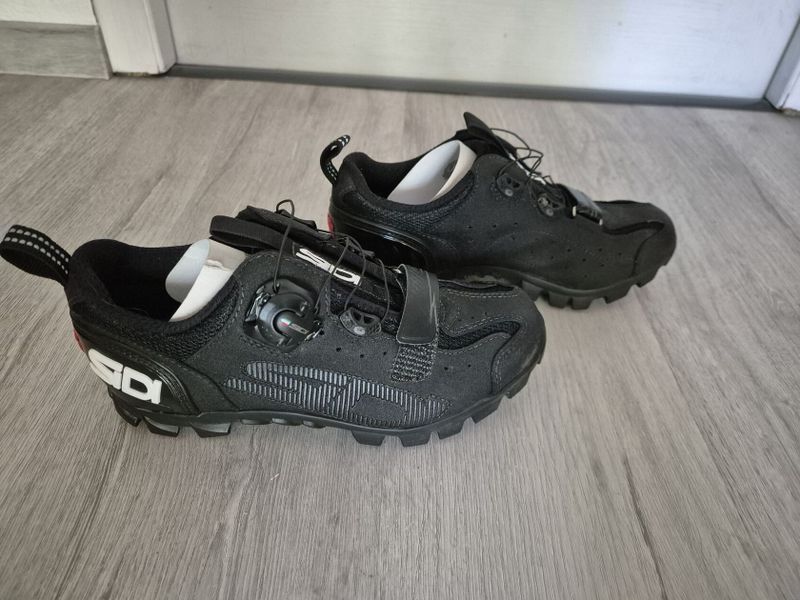 Prodám nové MTB tretry SIDI velikost 38