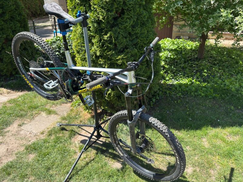 MONDRAKER SUPERFOXY R