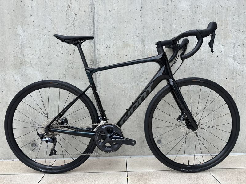 Silniční kolo Giant DEFY vel. M/L (177-187cm) Carbon