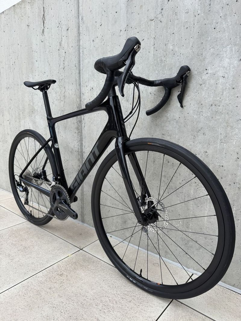 Silniční kolo Giant DEFY vel. M/L (177-187cm) Carbon